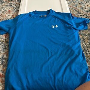 Men’s blue under armour shirt